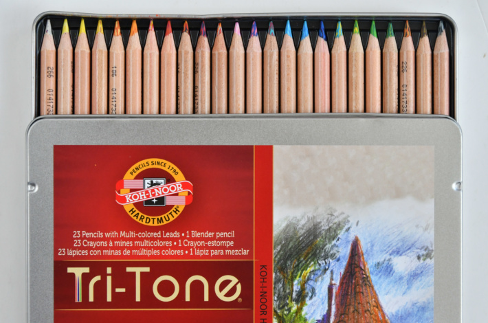 Two solvent-free colored pencil blending techniques – Veronica
