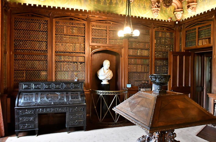 abbotsford house castle library