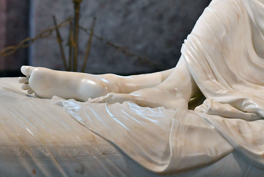 Canova-Napoleons sister-closeup of feet-Borghese gallery -blog